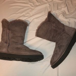 LIGHT PURPLE UGGS